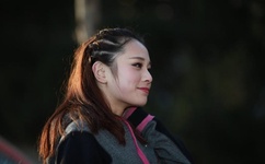 年轻快递员侵犯美丽人妻